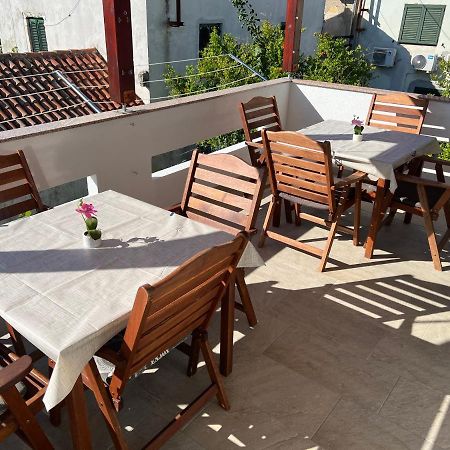Apartmani Nina I Niko Ugljan Exterior foto